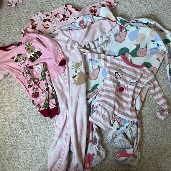 Pajamas in 4t - Picture 2 of 2